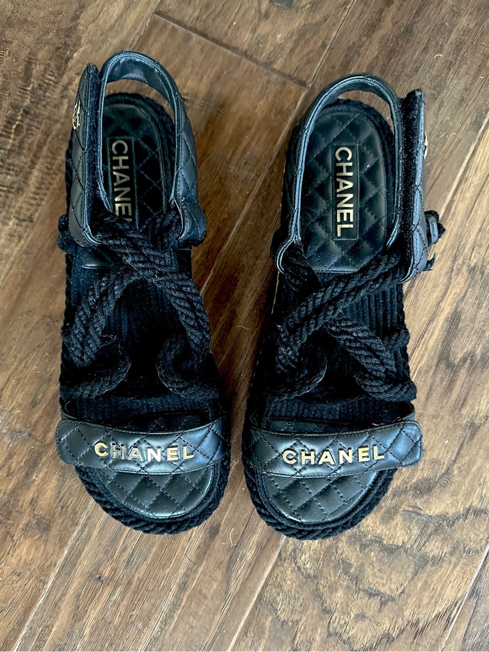 Preowned CHANEL Black Quilted Rope Slingback Sandals with Gold Logo Size 11